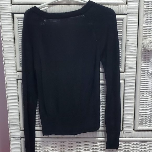 Girls Black Sweater Size 6/6x - Picture 2 of 4